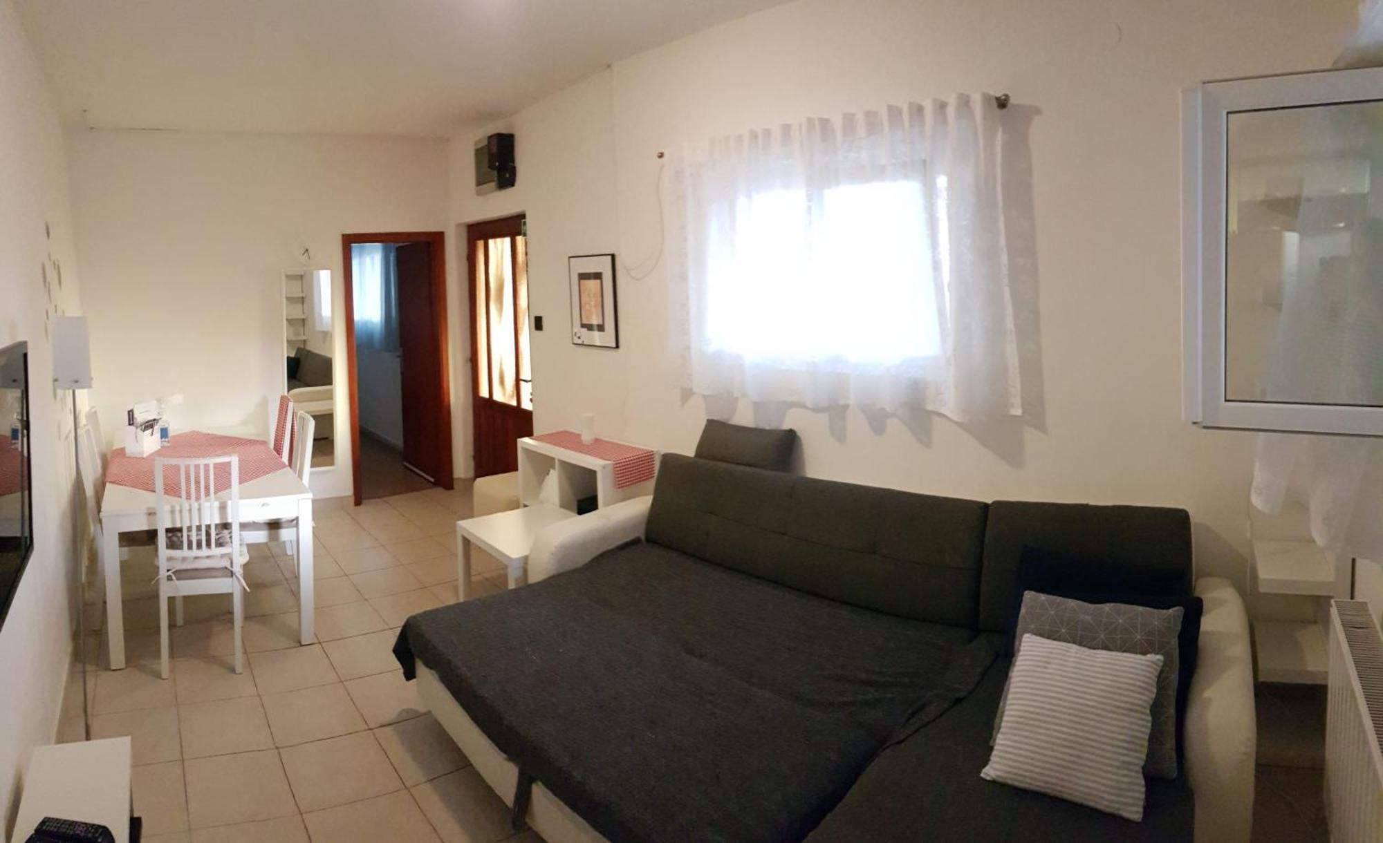 Apartmani Ela 프르빅루카 외부 사진
